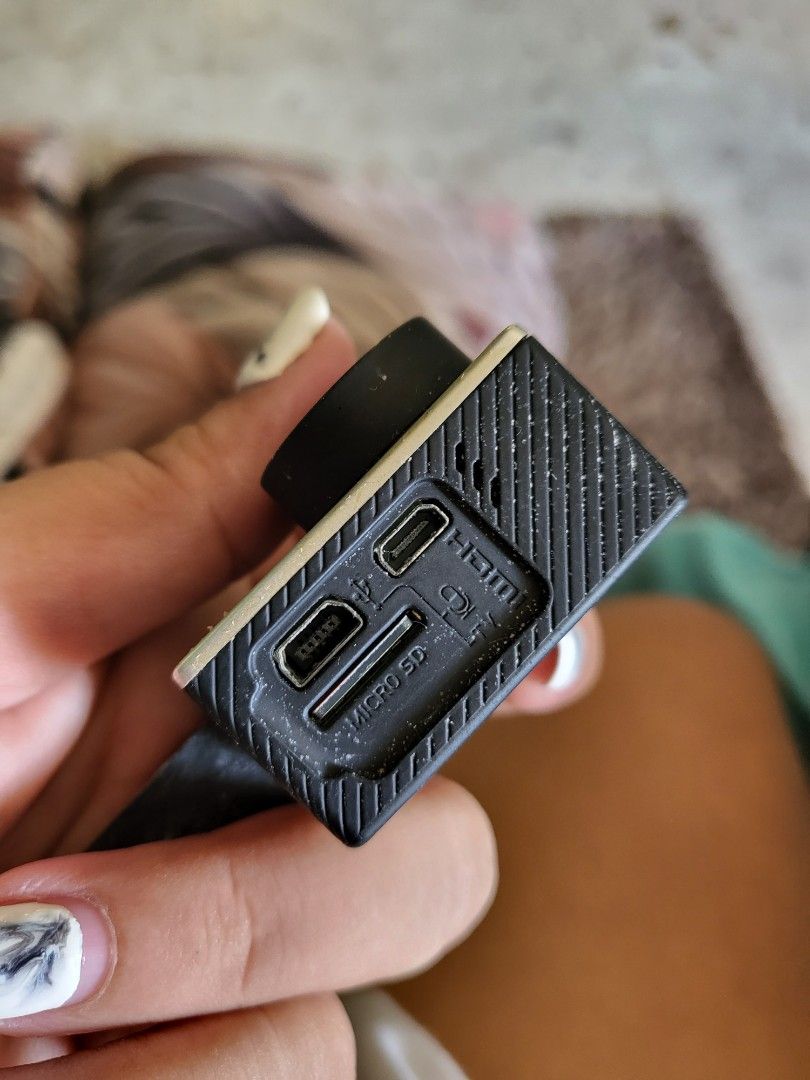 Go pro hero 4 (Category: Cameras) located in Caloocan City. Submitted by jgspreloved19 (Listing ID 1200593781, Image 2). Description: ok na ok pa bihira lng magamit. No charger. Sa picture un issue pero it doesn't affect the items.. nka stock lang slightly nego.. What you see it wat you get..