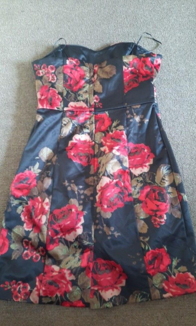 GUESS FLORAL PARTY COCKTAIL DRESS, Women's Fashion, Dresses & Sets, Dresses on Carousell GUESS FLORAL PARTY COCKTAIL DRESS, Women's Fashion, Dresses & Sets, Dresses on Carousell
