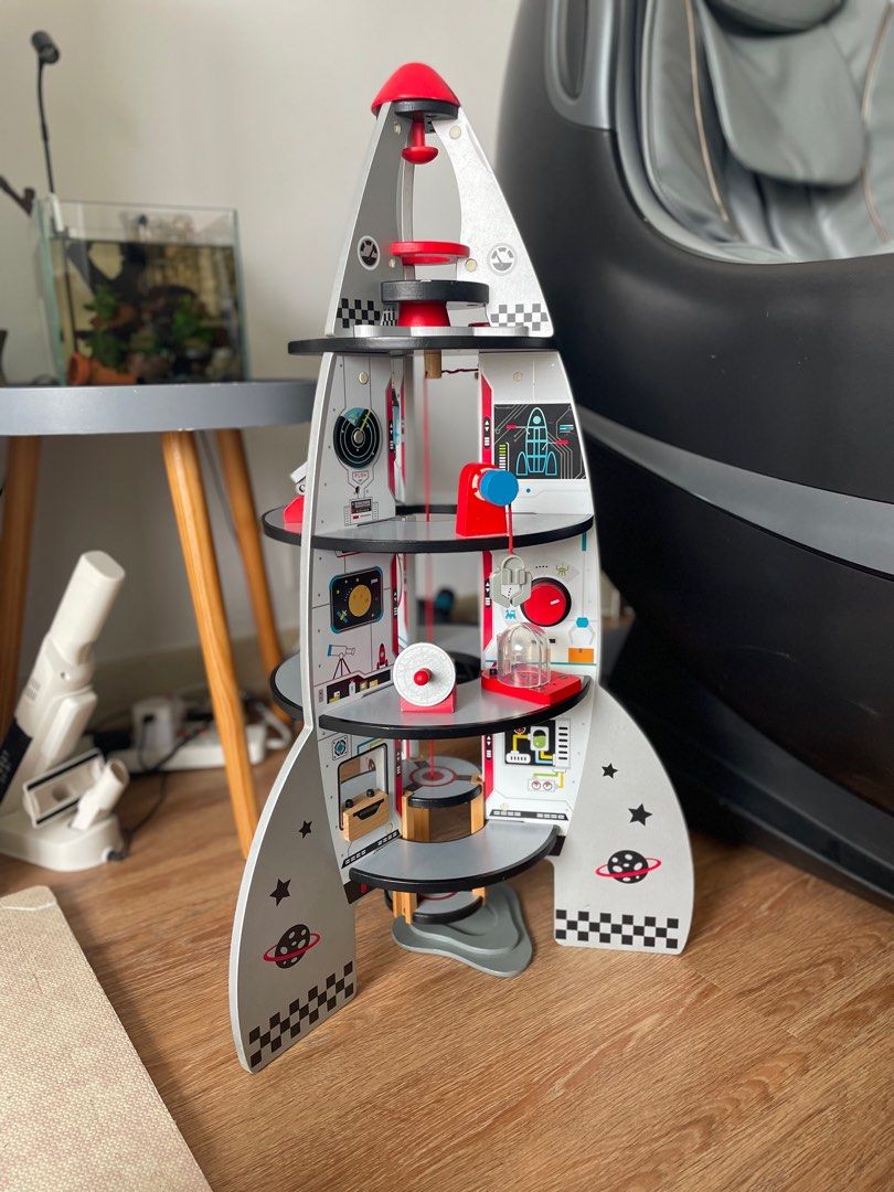 Hape space station top