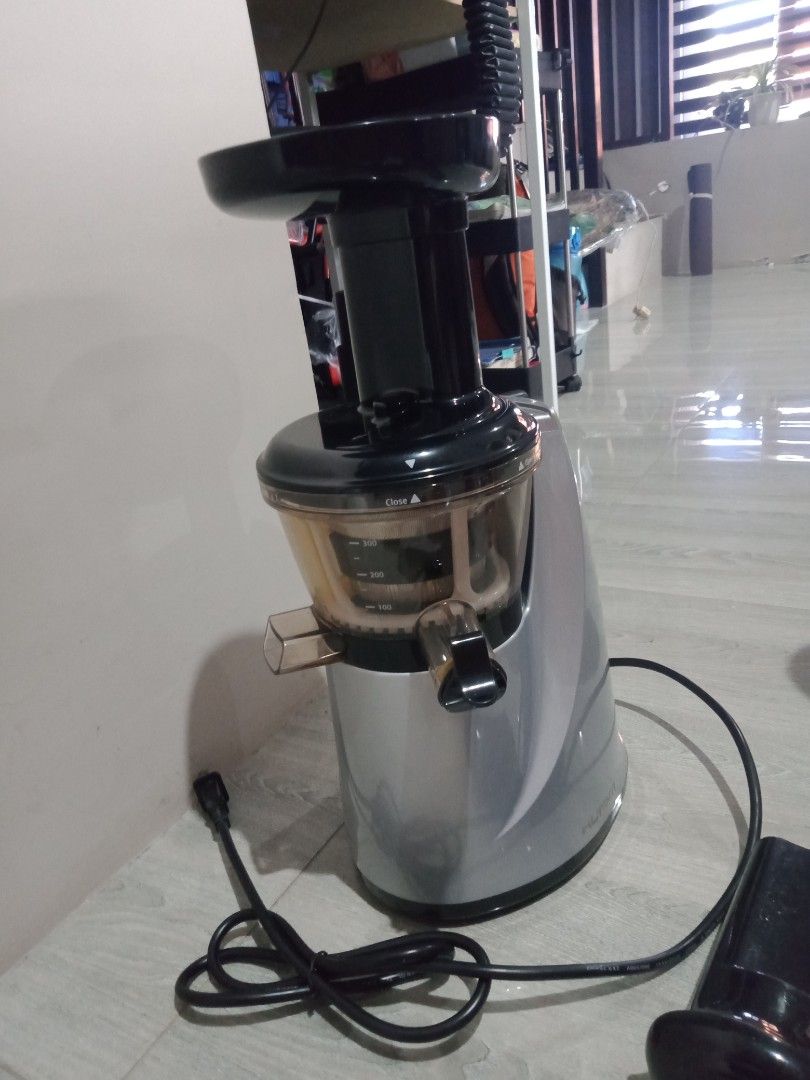 Heavy Duty Fruit and Vegetables Juicer Extraction (Category: Other Kitchenware & Tableware) located in Manila. Submitted by PickClickShip (Listing ID 1200616935, Image 3). Description: Heavy Duty Fruit and Vegetable Juice extractor Slow juicer A quality fruit and vegetable juicer that can be use at home or in a small business. - brand: Hurom - durable and good quality - never used, just store in cabinet - slow rotation speed 80rom - 350Ml chamber