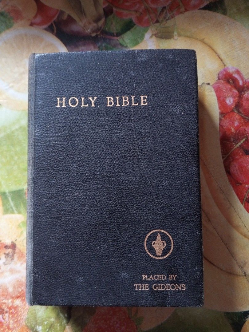 Holy Bible King James Version, Hobbies & Toys, Books & Magazines