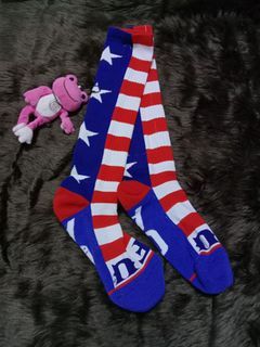 ICONIC SOCKS, 18 INCHES, THICK, BRANDNEW