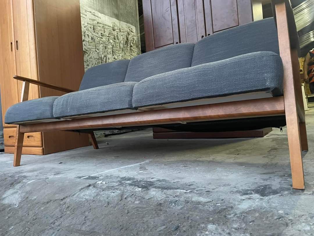 'IKEA' Ekenaset L 68 1/2" x W 32 1/2" x H 29 1/2" 'RARE' item In good