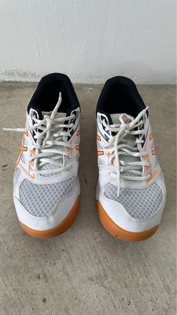 Marking shoes store