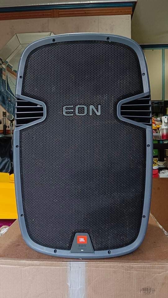 JBL EON 315 powered speaker 15 inches 560W peak, Audio, Soundbars ...