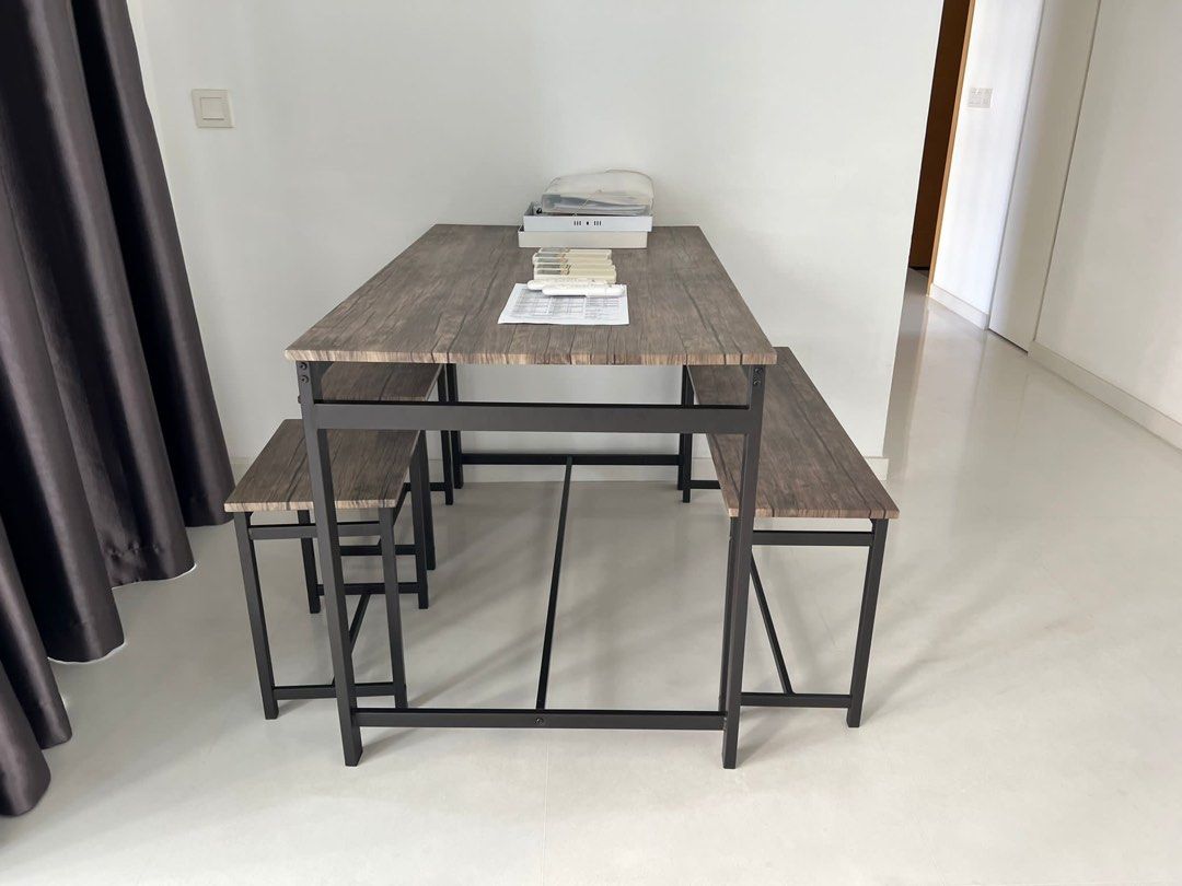 Kiku Dining Set in Dark Natural Oak (Table and chairs included