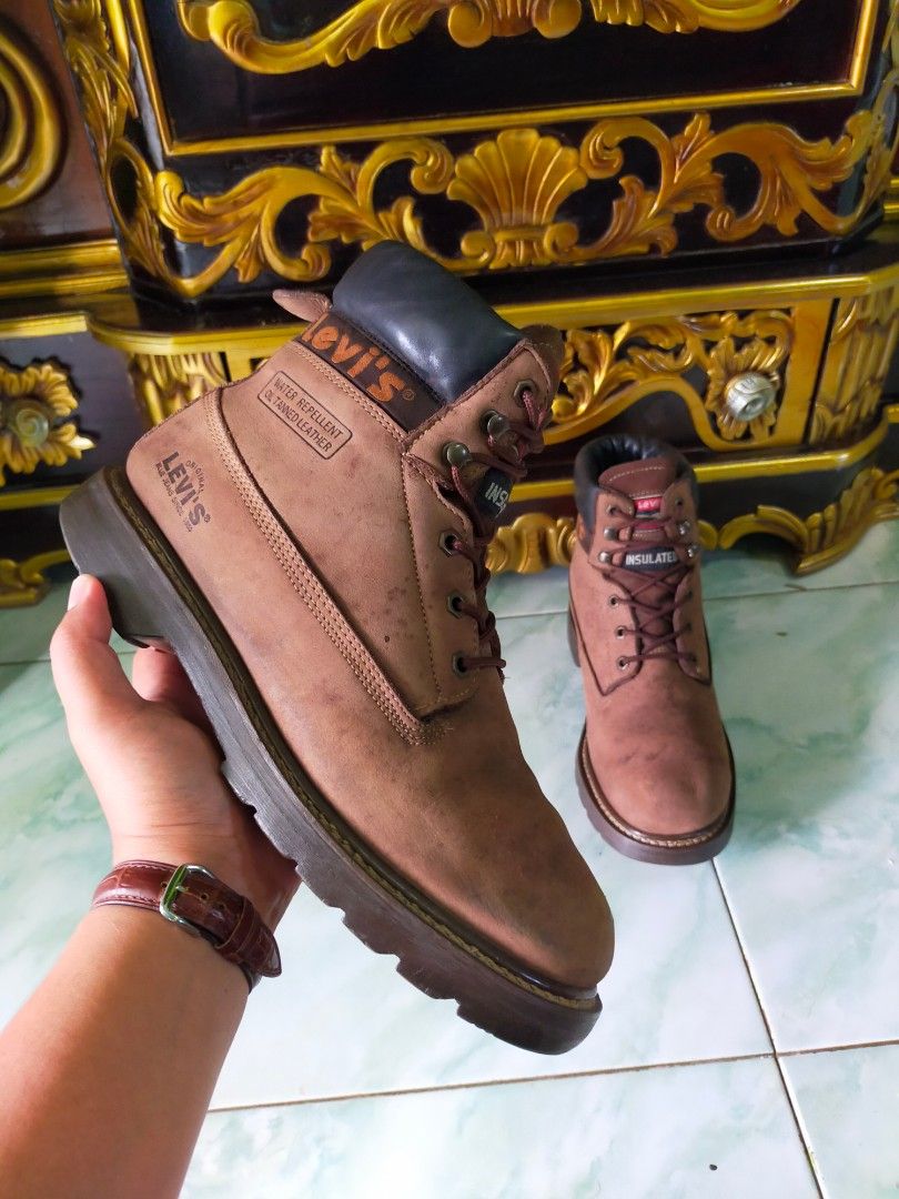 LEVI S STRAUSS CO INSULATE ORIGINAL LEATHER BOOTS MADE IN USA