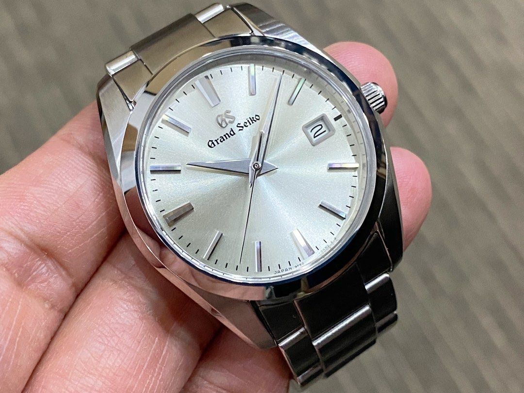 Like New Aug 22 Local Grand Seiko GS Heritage Champagne Quartz SBGX263,  Luxury, Watches on Carousell