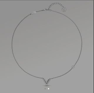 Products By Louis Vuitton: Essential V Supple Necklace