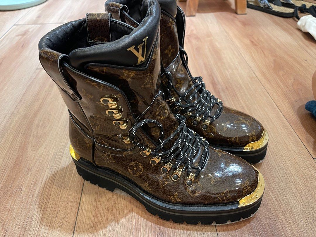 LOUIS VUITTON Men’s Outland Monogram Boots (US 7 EU 37) item #40967