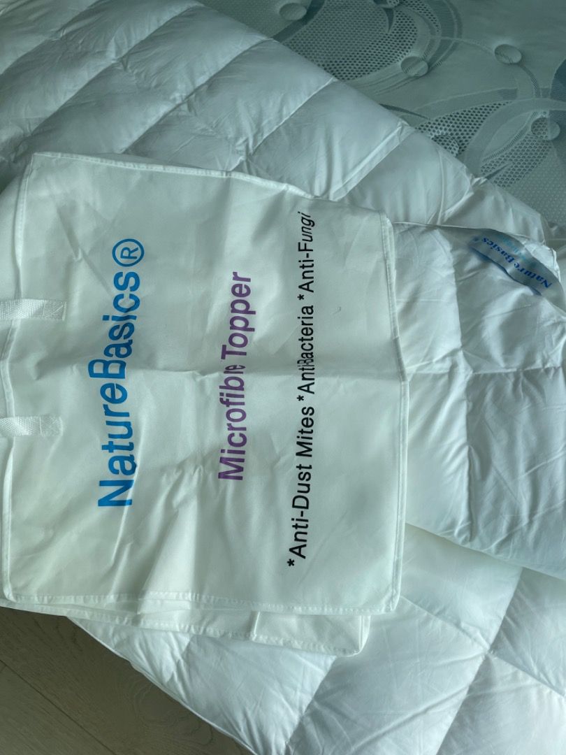 Mattress topper king size and thick, Furniture & Home Living, Bedding & Towels on Carousell