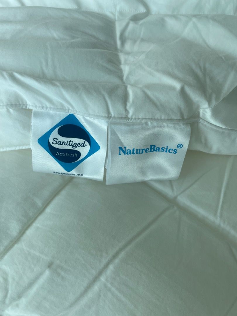 Mattress topper king size and thick, Furniture & Home Living, Bedding