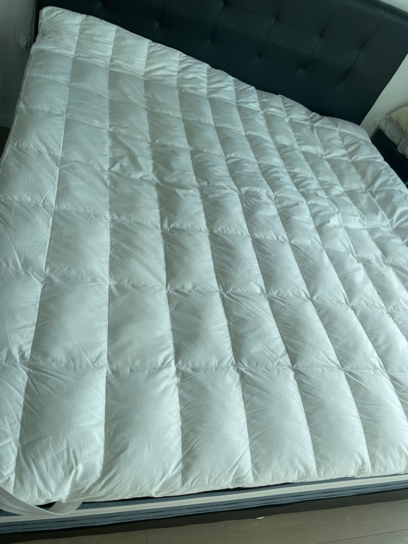 Mattress topper king size and thick, Furniture & Home Living, Bedding