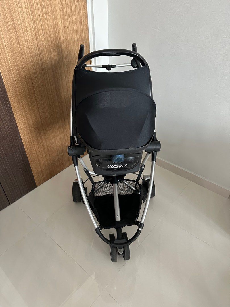 Maxi Cosi car seat + Quinny Stroller Frame, Babies & Kids, Going Out