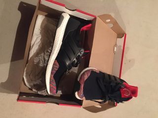 Men’s size 9 ultra boost (not sure if authentic)