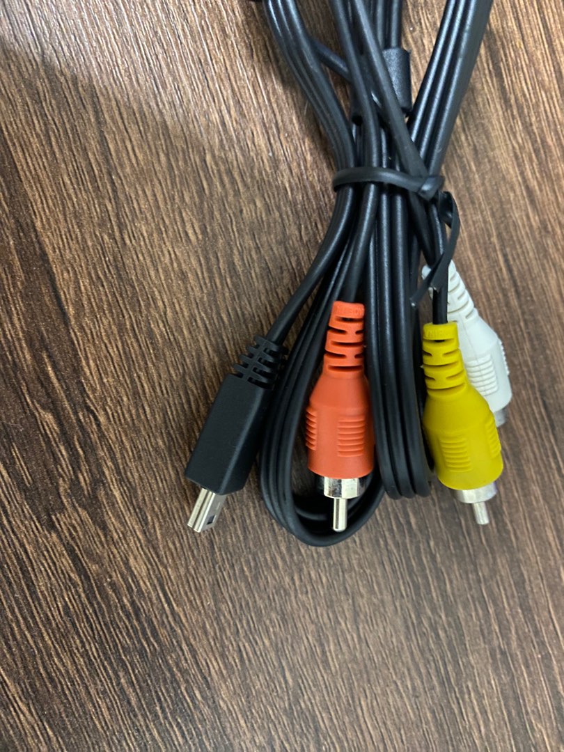 Mini usb to AV cable, 攝影器材, 攝影配件, 其他攝影配件 Carousell