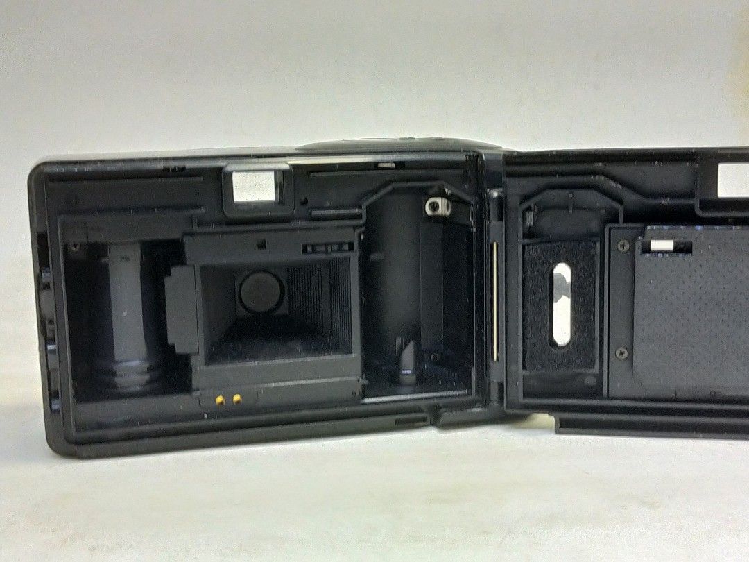minolta riva 35 st qd film camera (Category: Cameras) located in Manila. Submitted by ultimogizmos (Listing ID 1200733773, Image 3). Description: minolta riva 35 st qd film camera no issues tested with dummy film working flash.
