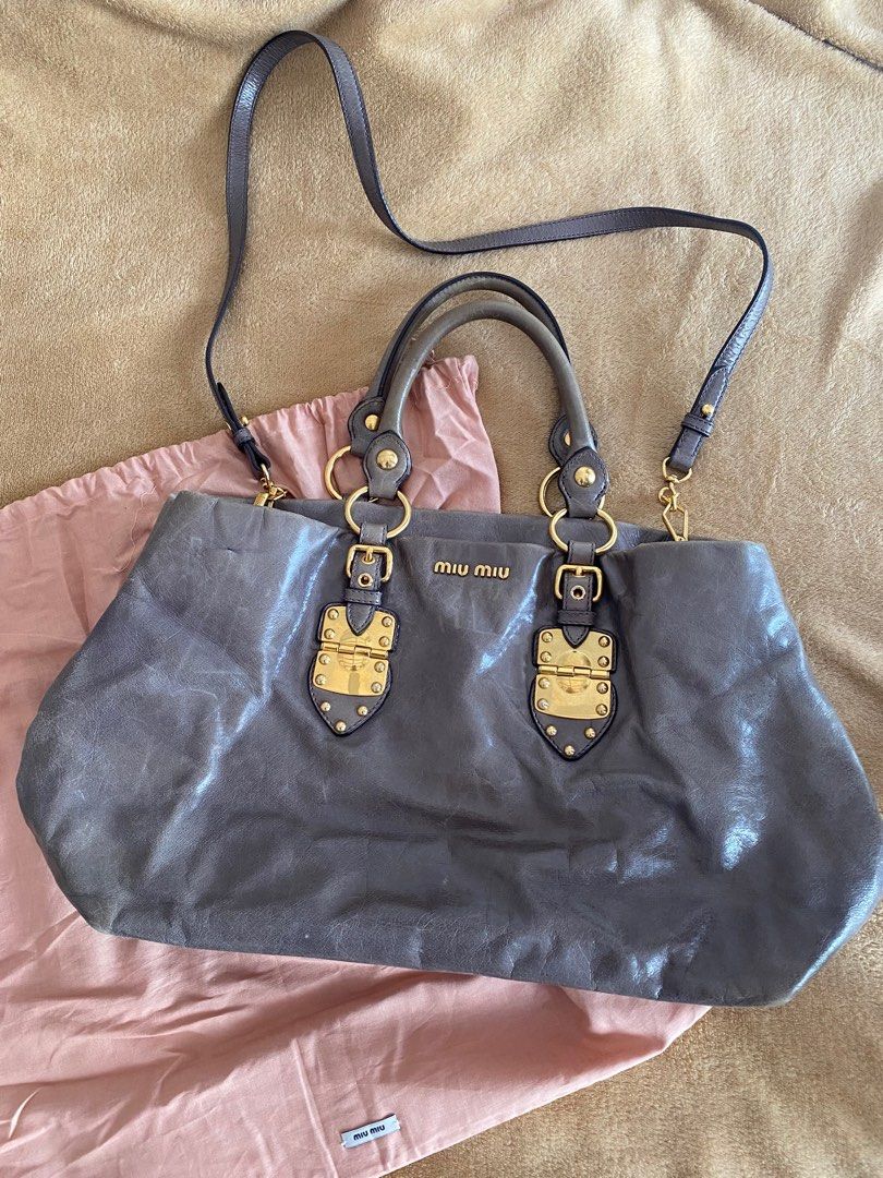 Miumiu Vitello 2-way Leather Bag (Category: Luxury Bags & Wallets) located in Dasmarinas. Submitted by shop.ysaa (Listing ID 1200596877, Image 1). Description: .