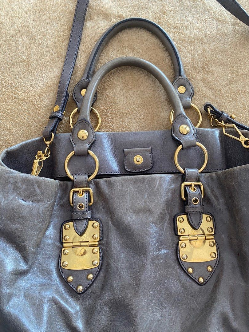 Miumiu Vitello 2-way Leather Bag (Category: Luxury Bags & Wallets) located in Dasmarinas. Submitted by shop.ysaa (Listing ID 1200596877, Image 3). Description: .