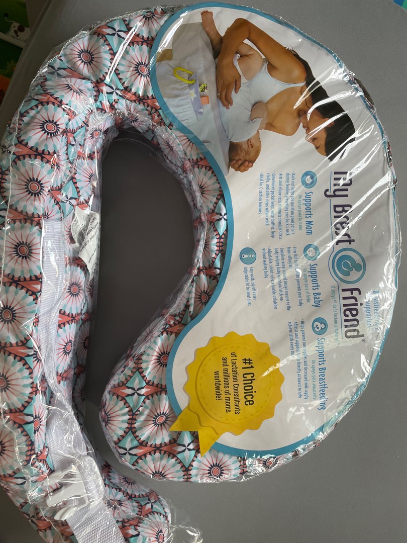 My Best Friend breastfeeding pillow, Babies & Kids, Nursing & Feeding