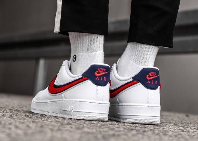 Air force 1 store chenille swoosh on feet