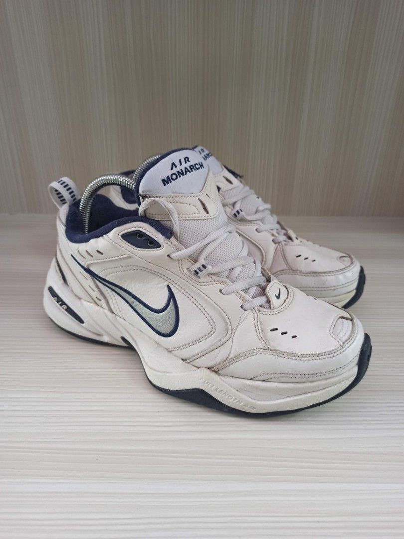 Harga sepatu nike air monarch clearance