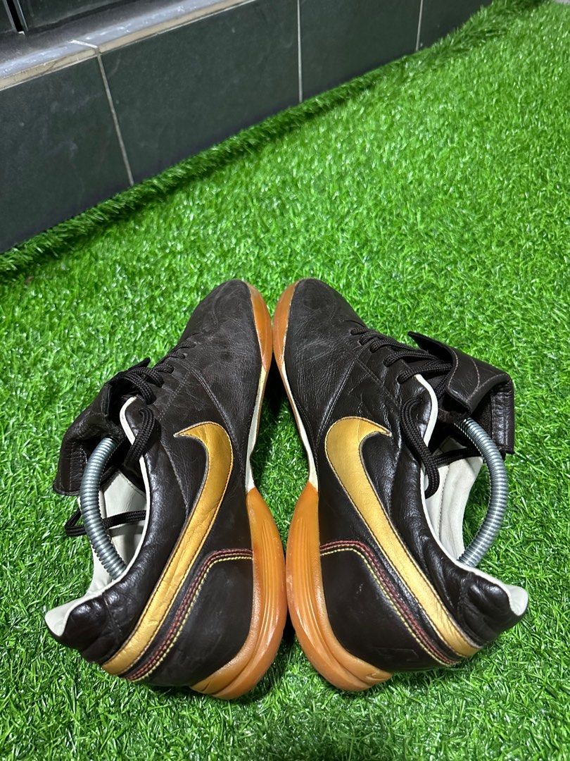 Nike ronaldinho futsal Men s Fashion Footwear Sneakers on Carousell