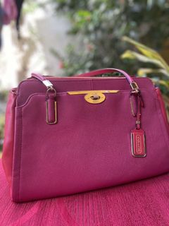 (Category: ) located in . Submitted by baglovers2020 (Listing ID 1200646986, Image 1). Description: .