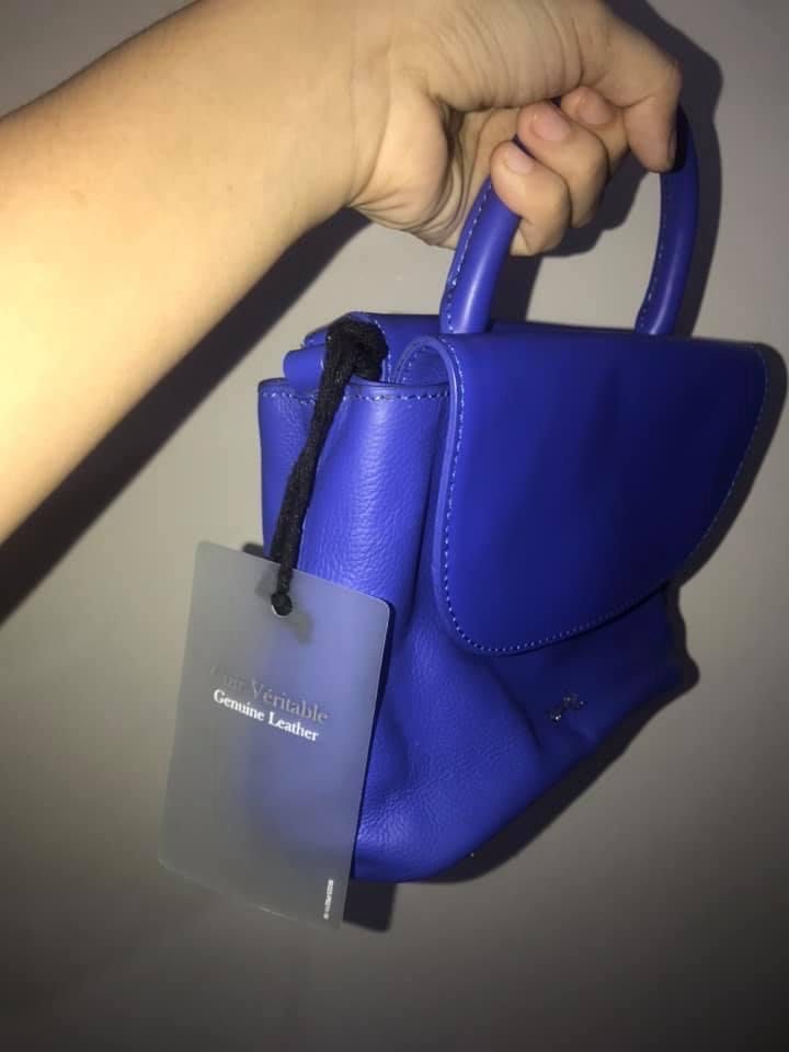 Original Lipault Bag (7k Original Price) (Category: Cross-body Bags) located in Quezon City. Submitted by _ciello21 (Listing ID 1200596530, Image 2). Description: Never used. Strap with plastic cover, comes with dust bag. .
