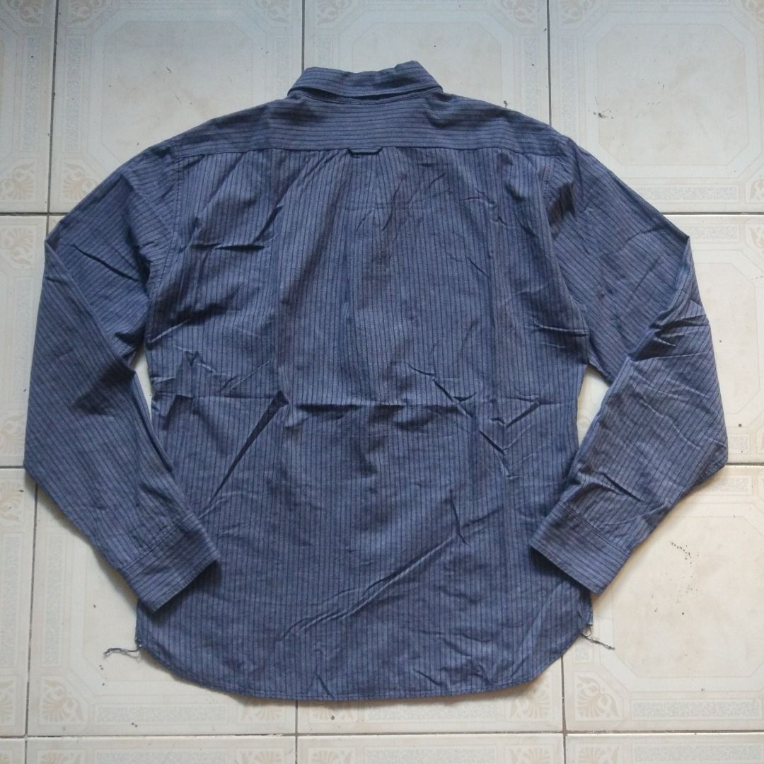 Pherrows Longsleeve L (Category: Formal Shirts) located in Pasay City. Submitted by denimdude.ph (Listing ID 1200789482, Image 2). Description: light yellowing on collar.