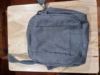 Pre loved pac safe   metrosafe ls 200 grey sling bag