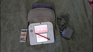 Pre-loved Nintendo 2DS w/charger/3 games/case/Nintendo Pen