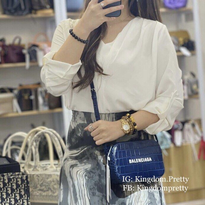 Balenciaga everyday store xs camera bag