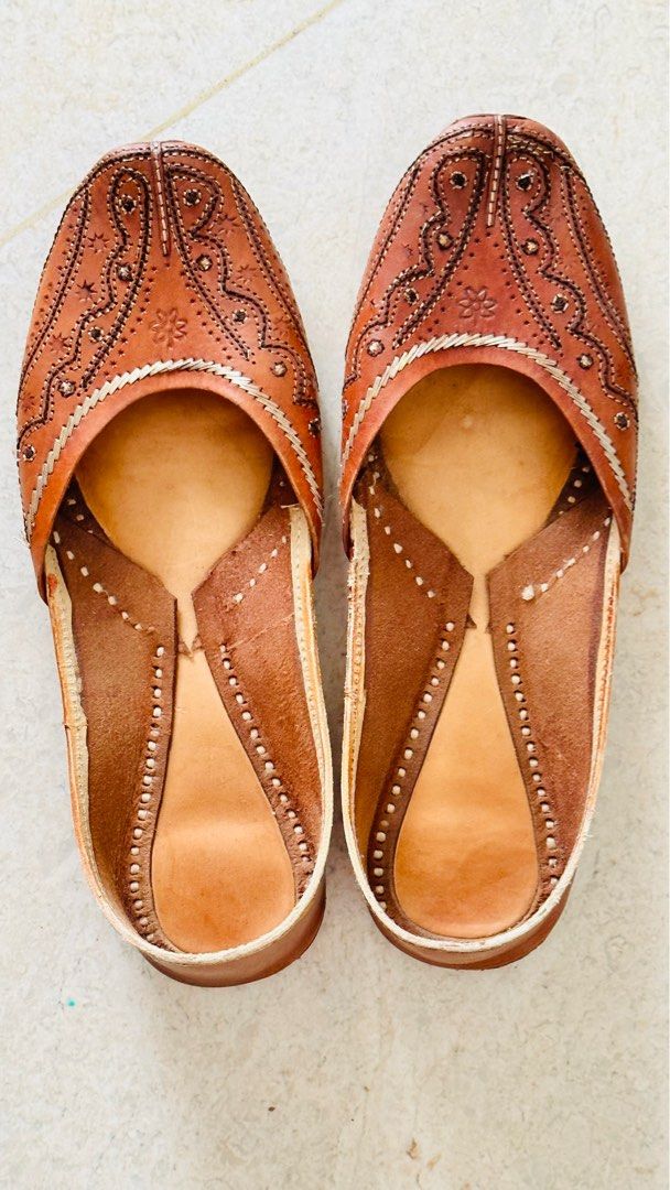 Pure leather punjabi jutti sale