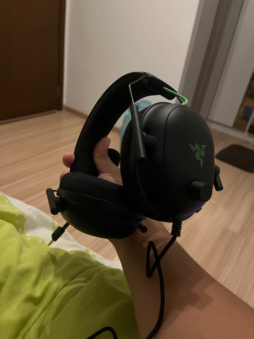 Razer BlackShark V2 HyperSpeed Wireless Ultra-Lightweight Esports Headset -  Black - Micro Center