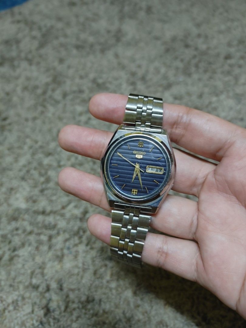 Seiko 5 Automatic 1981 (Category: Luxury Watches) located in Valenzuela. Submitted by _myperfectstuff (Listing ID 1200699469, Image 3). Description: PM me for more details Good Condition Price still negotiable.