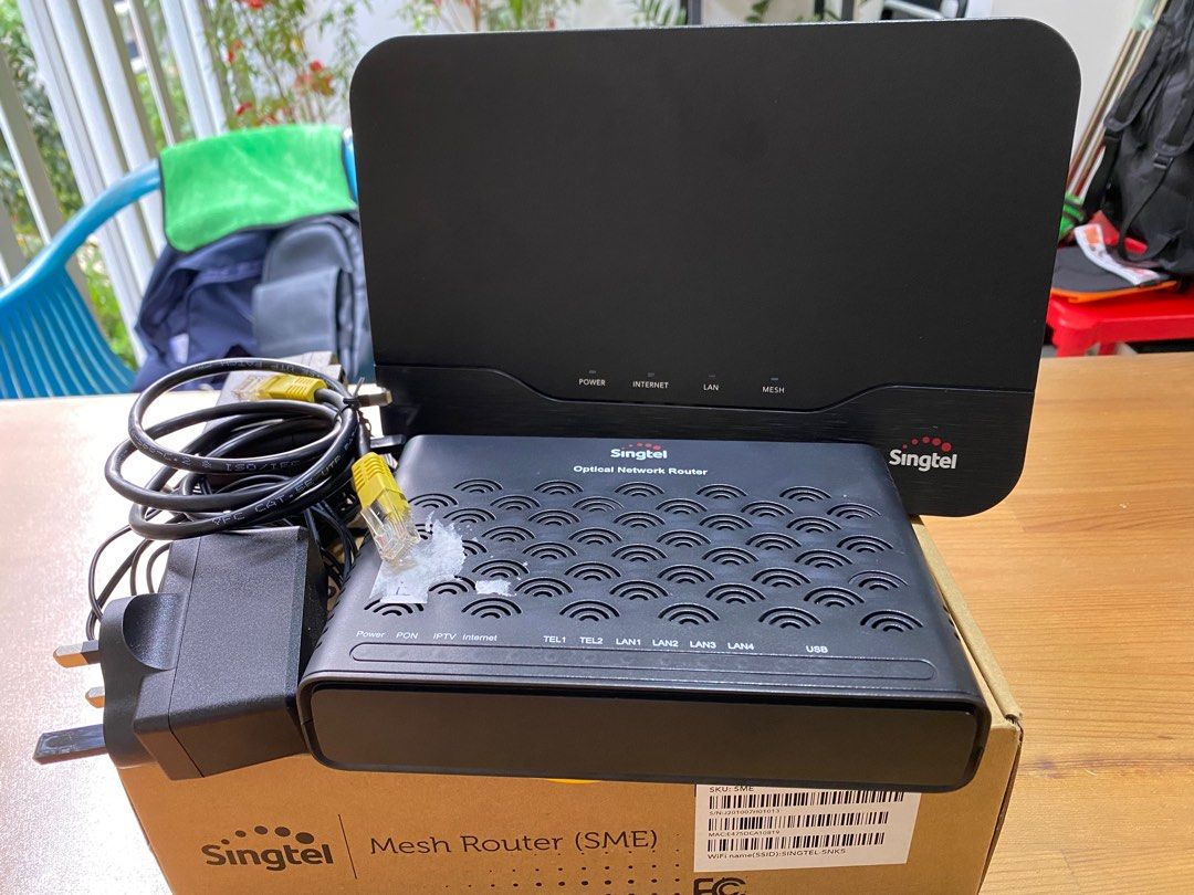 Singtel Network Router & Mesh Set, Computers & Tech, Parts & Accessories, Networking on Carousell