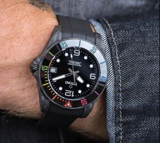 （分類：）位於 。 由 seiko5sports 提交（商品編號 1200779175，圖片 1）。簡介： 。