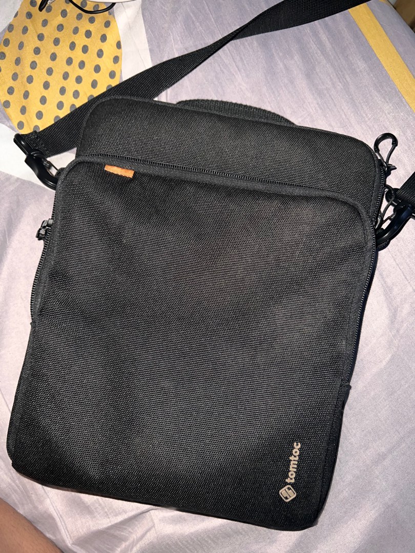 Tomtoc Shoulder / Sling bag for iPad Pro 11 inches, Mobile Phones