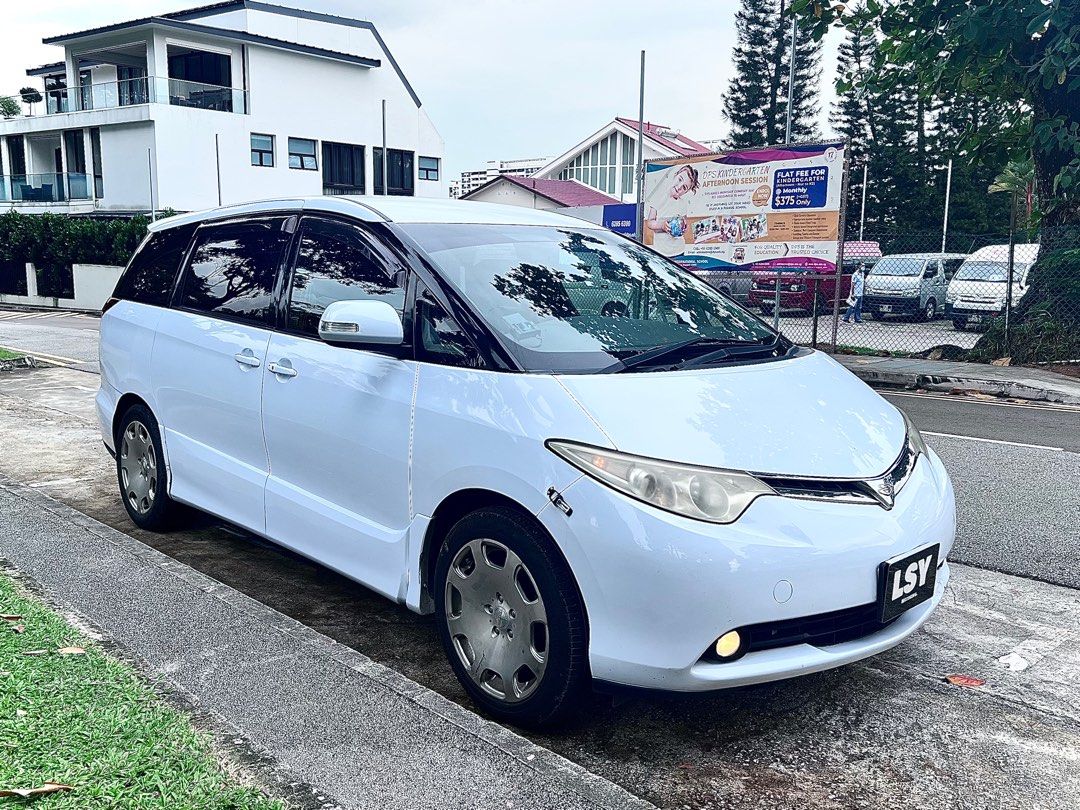 8 seat car toyota