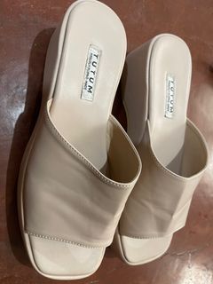 (Category: ) located in . Submitted by queenbeepreloved09 (Listing ID 1200636278, Image 1). Description: .