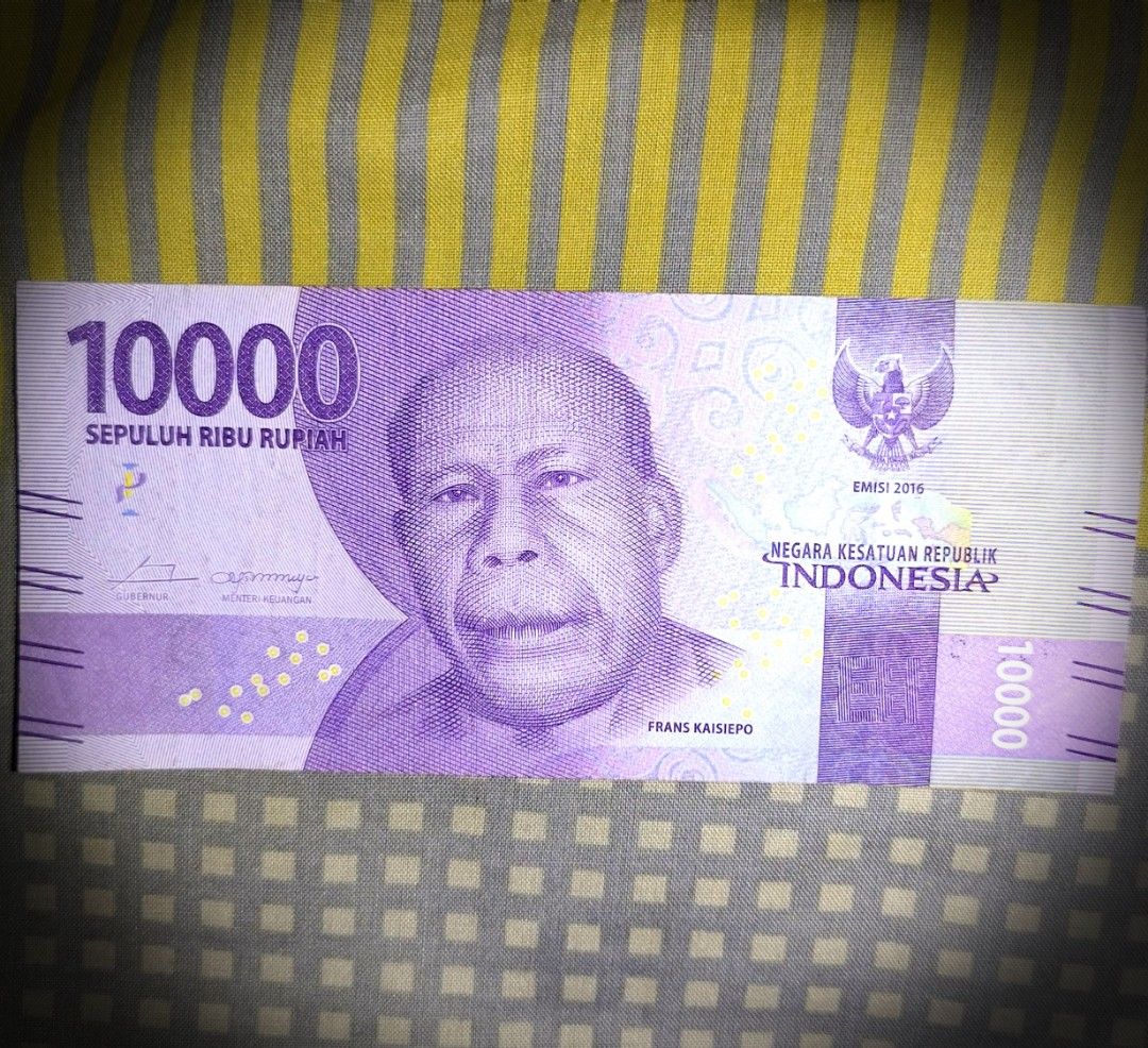 Uang Kertas Ri 10000 Nomor Seri Bagus Antiques Currency On Carousell