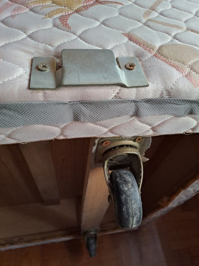 Used Divan, Furniture & Home Living, Furniture, Bed Frames & Mattresses on Carousell