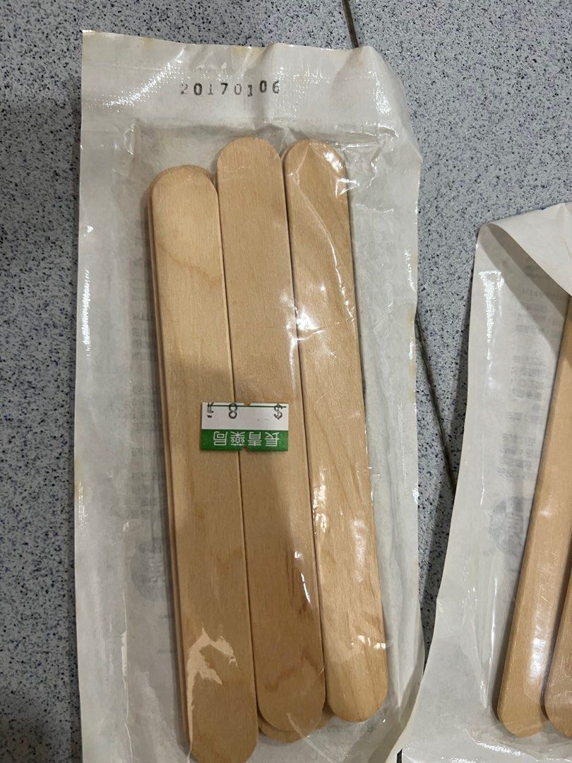 Wooden ice cream sticks / Sterile Tongue depressors, Hobbies & Toys