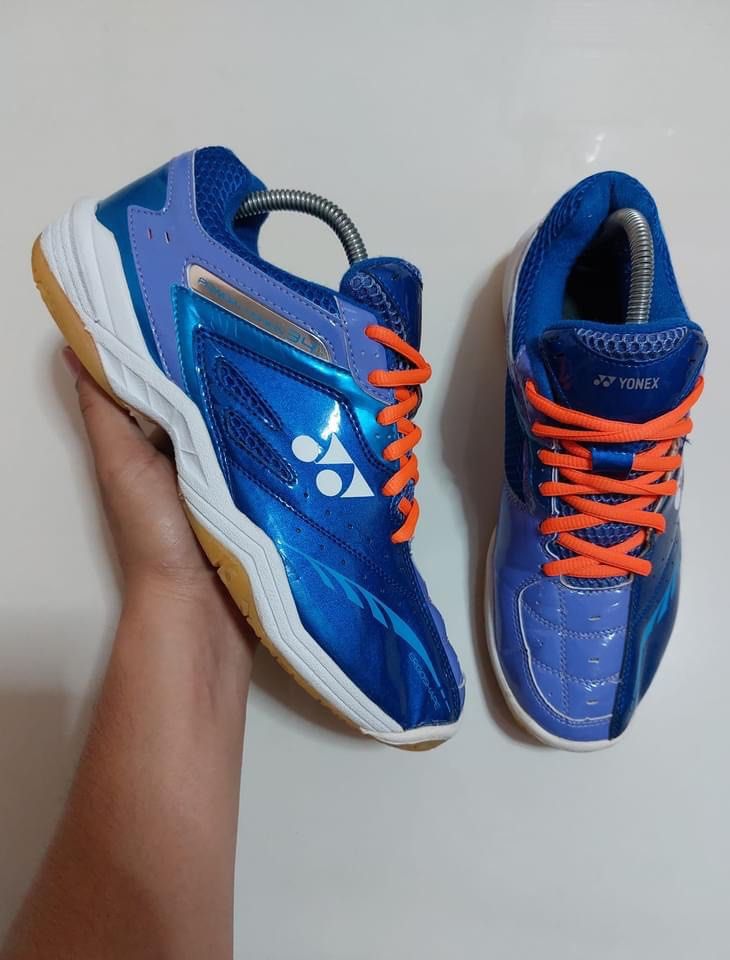 Yonex gumsole
