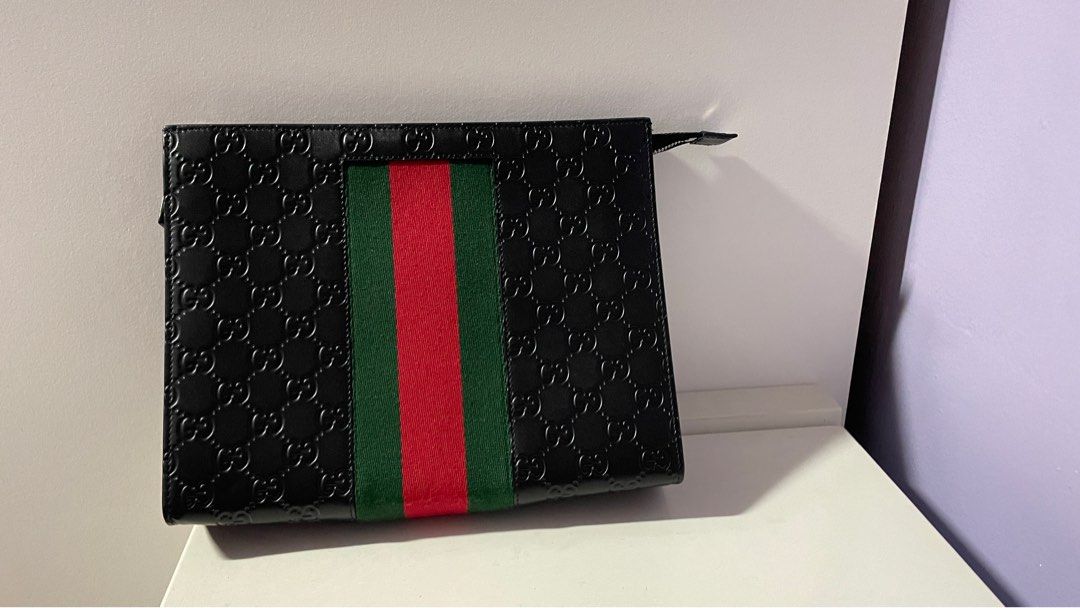 Gucci shop signature pouch