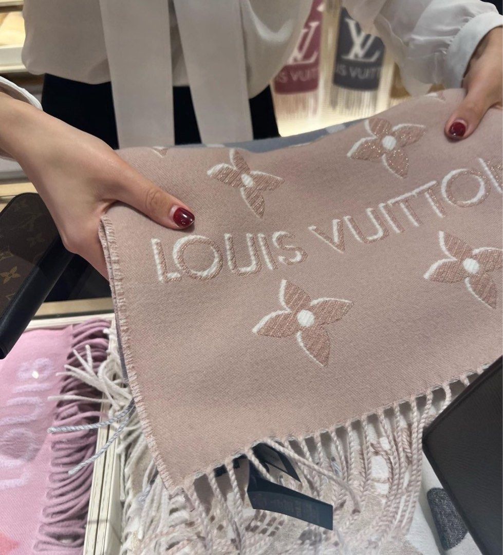 Louis Vuitton LV Essential Shine Scarf