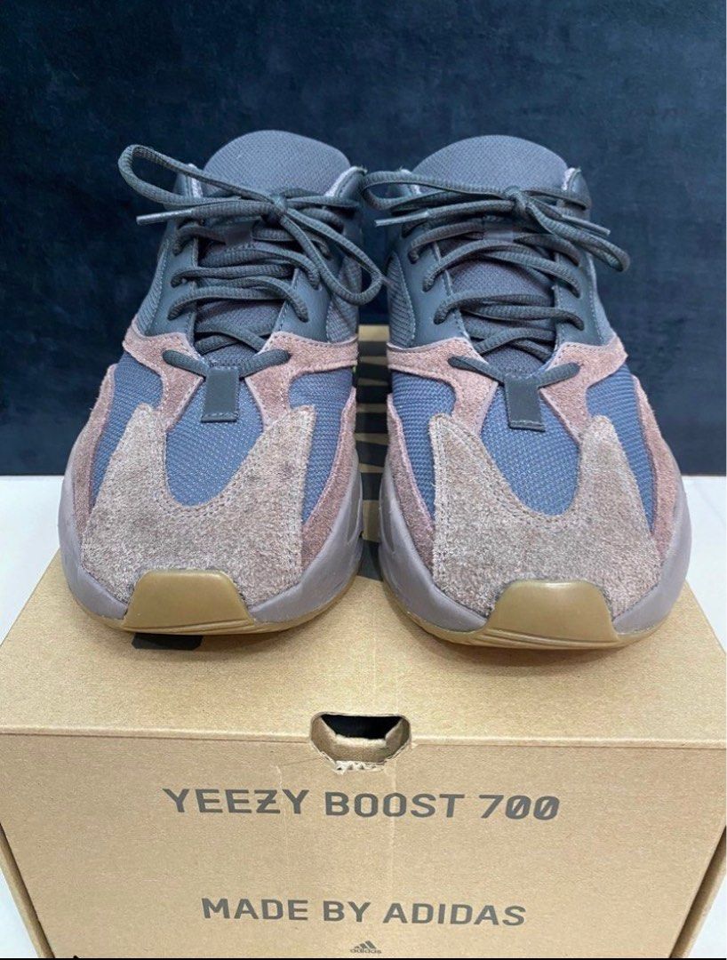 CHEAPEST ON CARO 9.5 10 condi USED Yeezy Boost 700 mauve