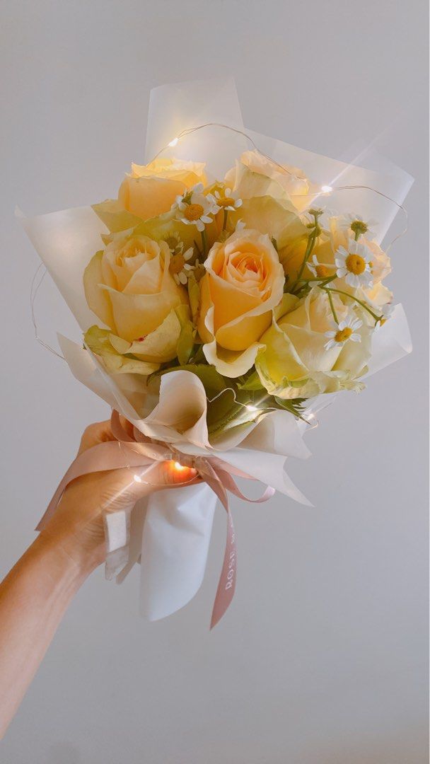 倒數花束生日花束玫瑰花束只限12月31號 傢俬 家居 家居裝飾 花瓶園藝 Carousell