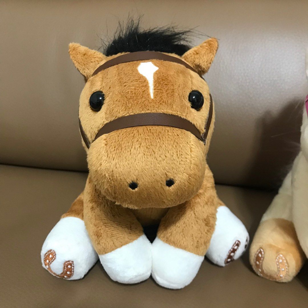 香港賽馬會馬仔毛公仔 HKJC The Hong Kong Jockey Club 馬會, 興趣及遊戲, 玩具 & 遊戲類 - Carousell